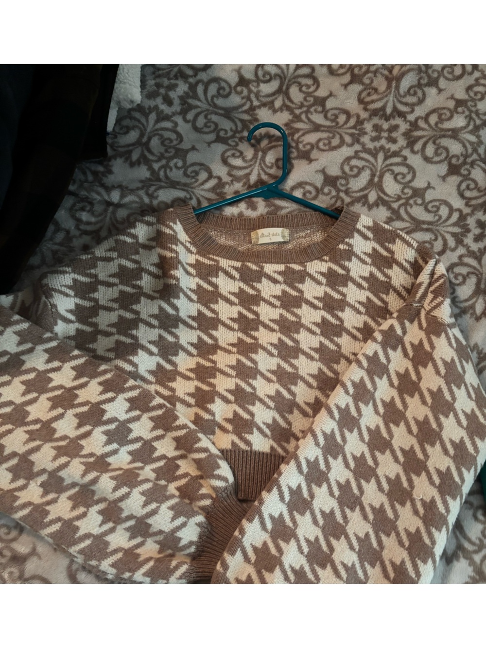Altar'd State Cream & Brown Houndstooth Crewneck Sweater